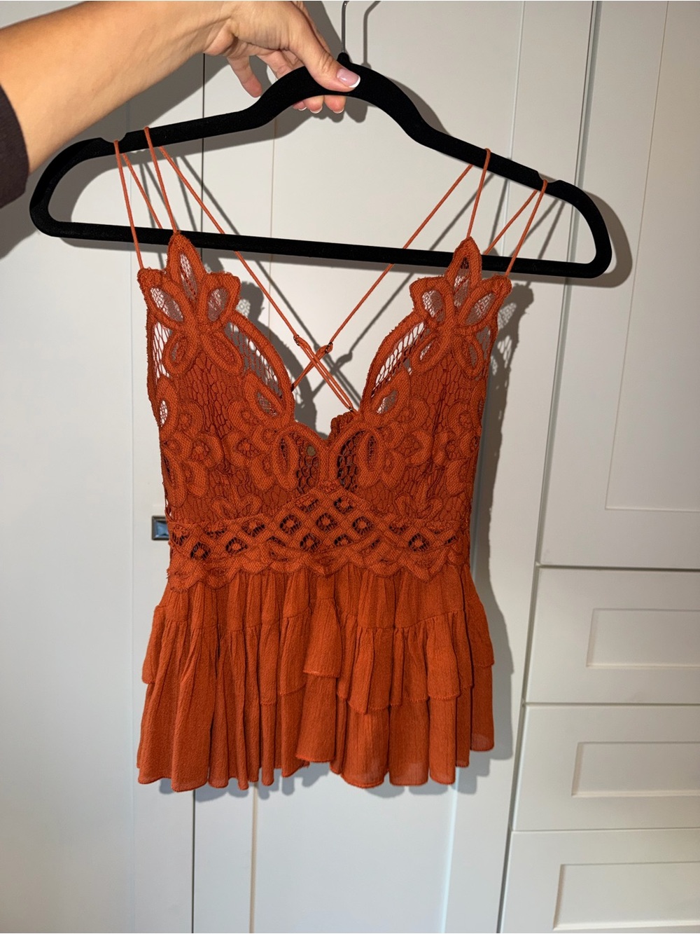 FREE PEOPLE Womenβs Rust Lace Peplum Cami Top
